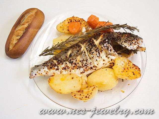 Baked fish with rosemary and garlic