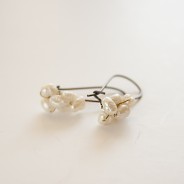 Pearls earrings: white rice