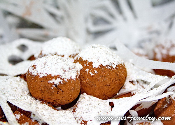 Wrap the sweets for New Year party 16 WM
