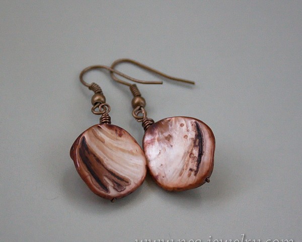 Brown mother of pearl beads earrings