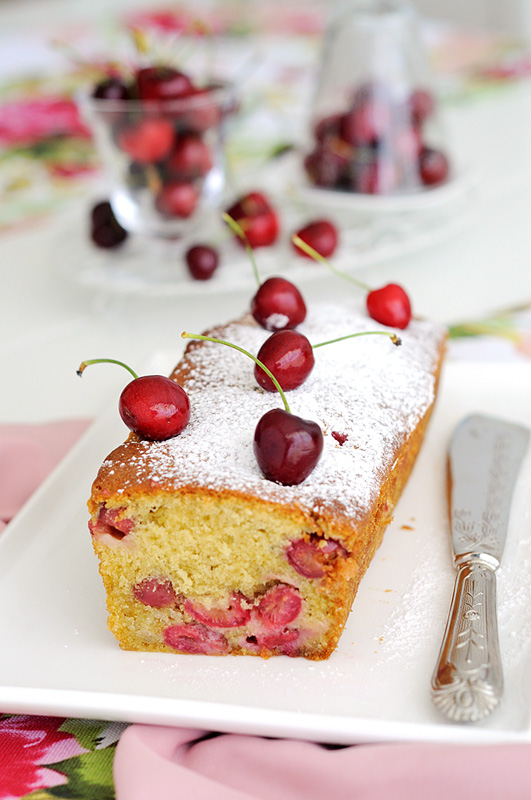 Cherry and amaretto cake 1