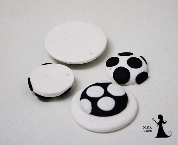 Polka dots wlack and white clips 6