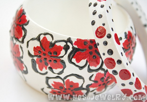 Red flowers wooden bangles 2
