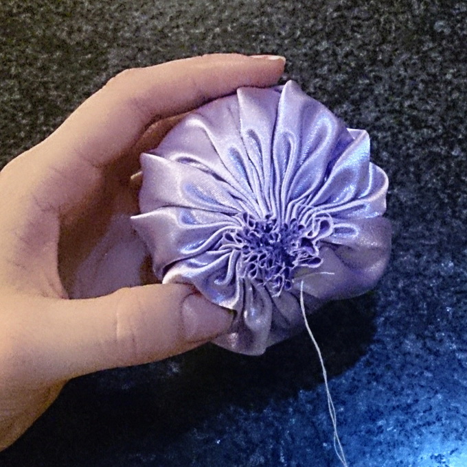 Christmas decorations DIY lilac balls