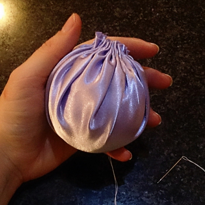 Christmas decorations DIY lilac balls